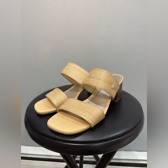 Tan Anne Klein Bunny Textured Slides Size 8 EUC - Picture 1 of 8